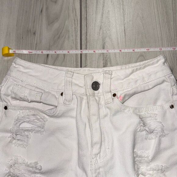 Pacsun white mom shorts size 22 xs  High waisted booty short shorts. Has a small - Picture 5 of 7